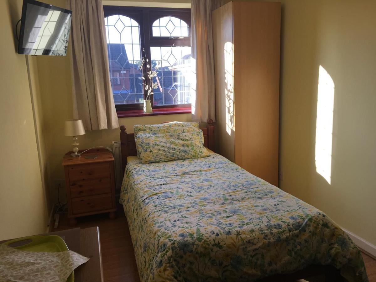 The Cedars House B&B Нанитон Экстерьер фото